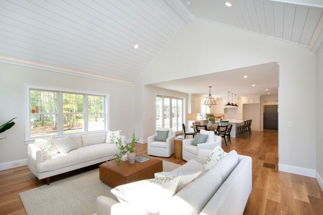 5 Snowy Owl Circle, Duxbury, MA 02332