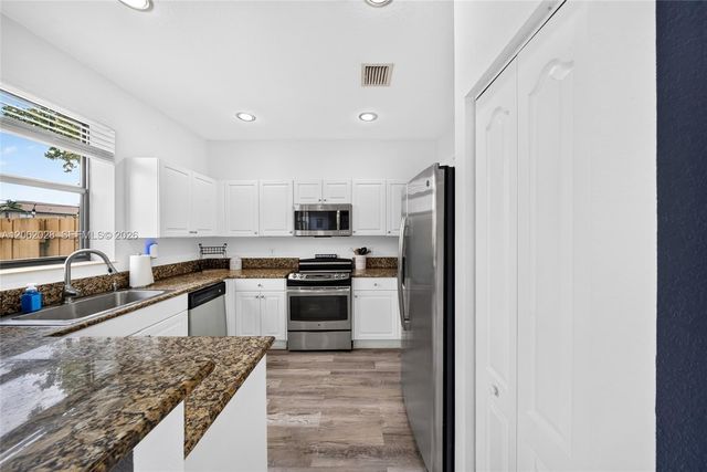 11413 SW 238th St, Homestead, FL 33032