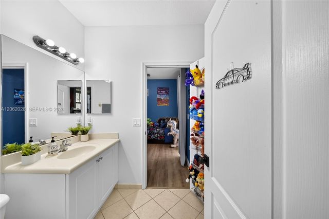 11413 SW 238th St, Homestead, FL 33032