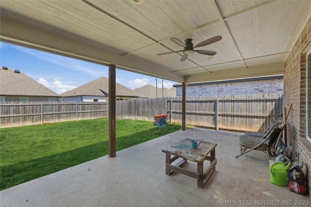 10114 S 230th East Avenue, Broken Arrow, OK 74014