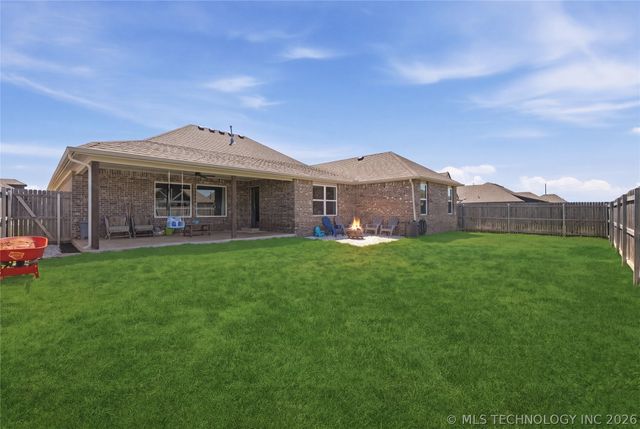 10114 S 230th East Avenue, Broken Arrow, OK 74014