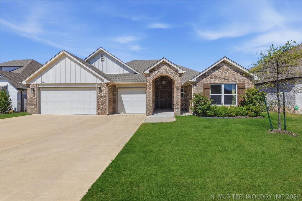 10114 S 230th East Avenue, Broken Arrow, OK 74014