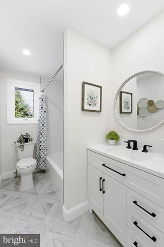 16 SARATOGA RD, Stratford, NJ 08084