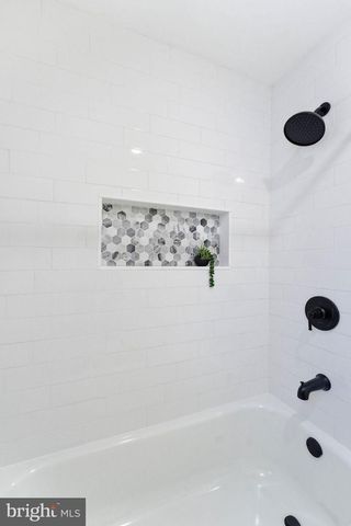 16 SARATOGA RD, Stratford, NJ 08084