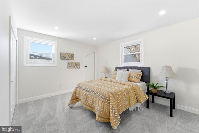 16 SARATOGA RD, Stratford, NJ 08084