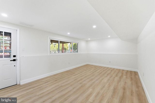 16 SARATOGA RD, Stratford, NJ 08084