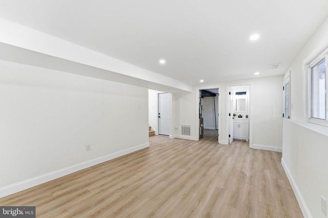 16 SARATOGA RD, Stratford, NJ 08084