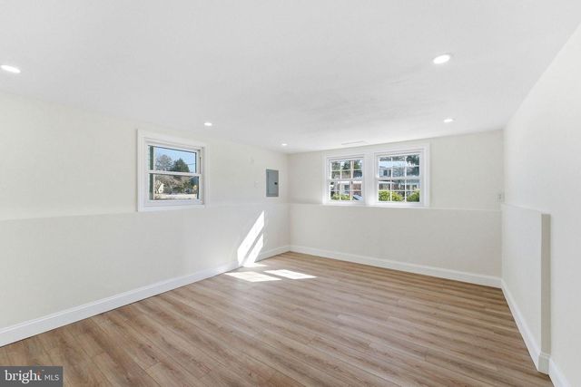 16 SARATOGA RD, Stratford, NJ 08084