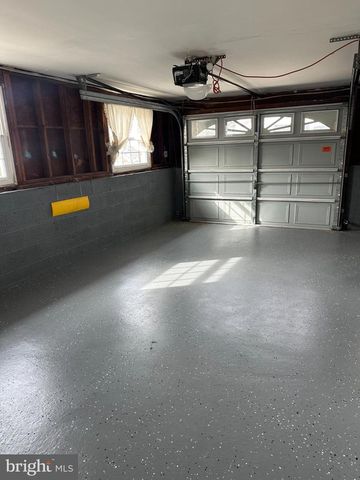 16 SARATOGA RD, Stratford, NJ 08084