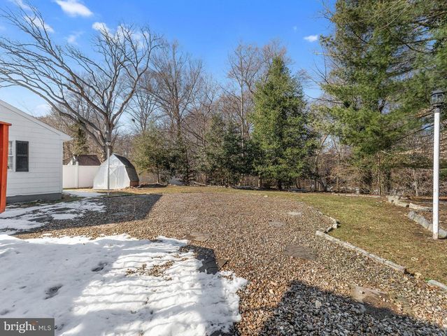 16 SARATOGA RD, Stratford, NJ 08084