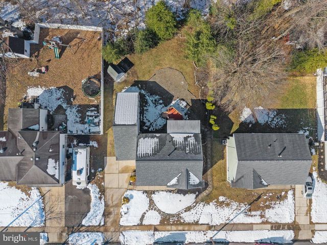 16 SARATOGA RD, Stratford, NJ 08084