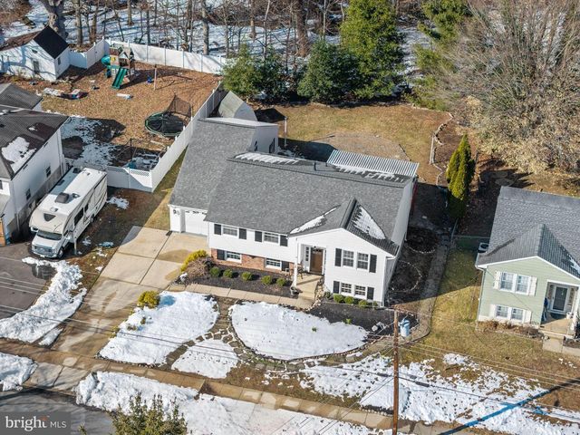 16 SARATOGA RD, Stratford, NJ 08084