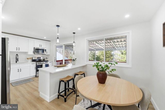 16 SARATOGA RD, Stratford, NJ 08084