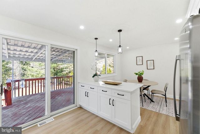 16 SARATOGA RD, Stratford, NJ 08084