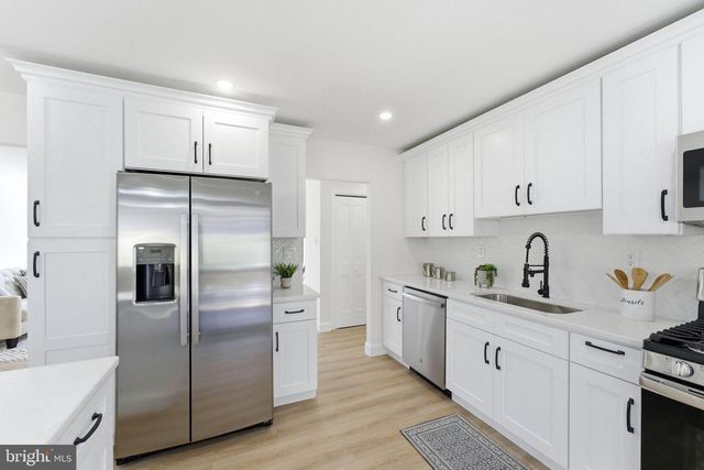 16 SARATOGA RD, Stratford, NJ 08084