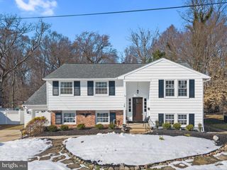 16 SARATOGA RD, Stratford, NJ 08084