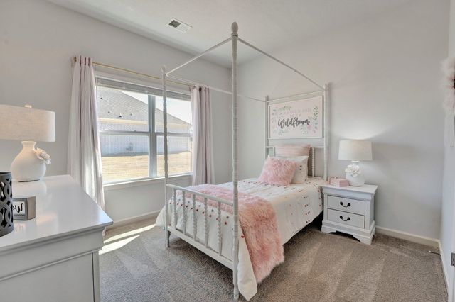 4247 SANDY HOLLOW LN S, Millington, TN 38053