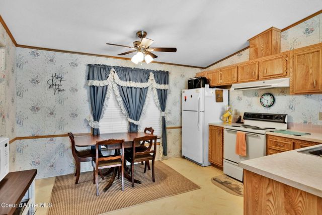 181 Circle DR, Hope, ID 83836