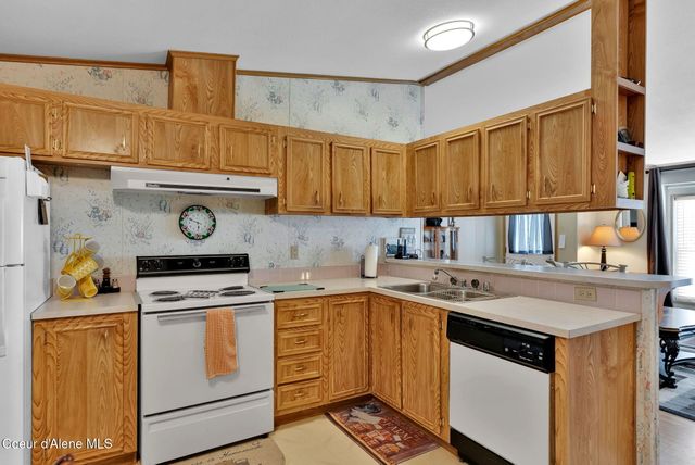 181 Circle DR, Hope, ID 83836