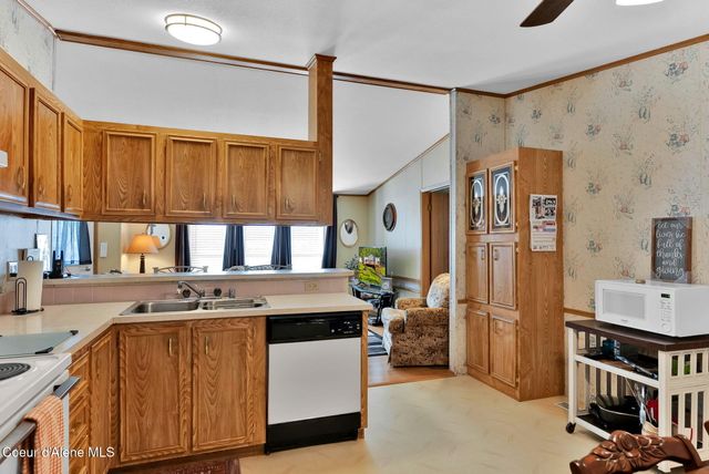 181 Circle DR, Hope, ID 83836