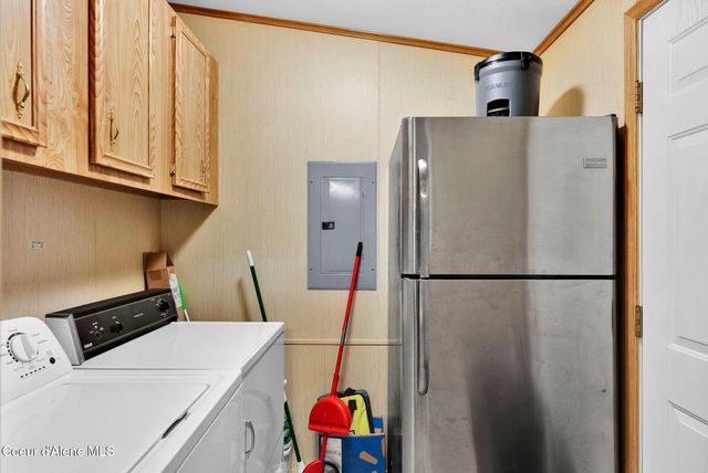 181 Circle DR, Hope, ID 83836