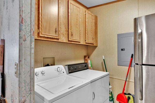 181 Circle DR, Hope, ID 83836