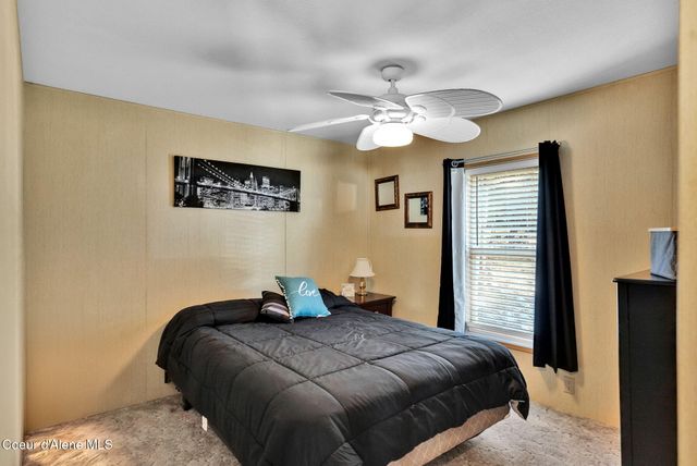 181 Circle DR, Hope, ID 83836
