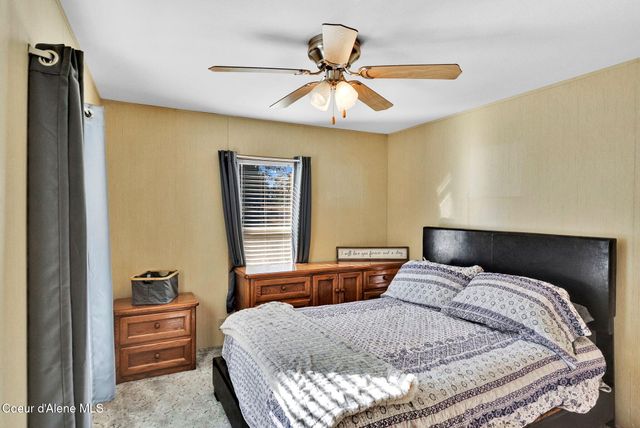 181 Circle DR, Hope, ID 83836