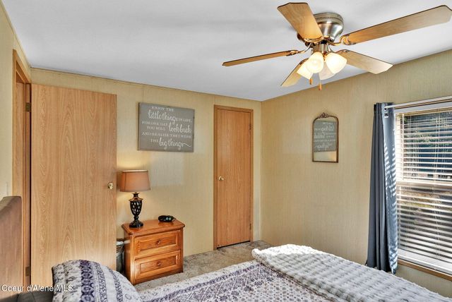 181 Circle DR, Hope, ID 83836