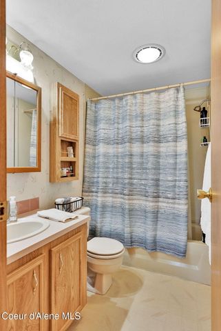 181 Circle DR, Hope, ID 83836