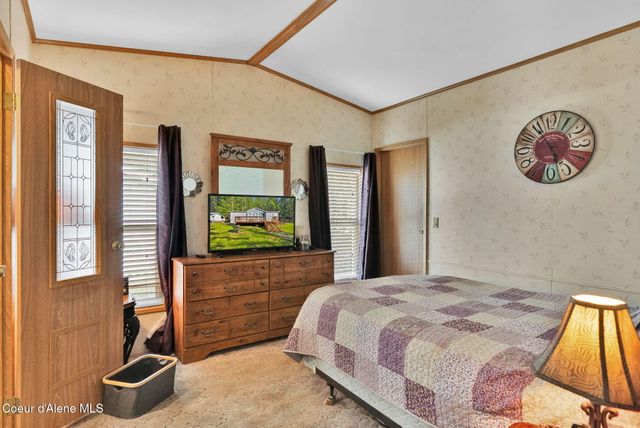 181 Circle DR, Hope, ID 83836