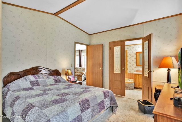 181 Circle DR, Hope, ID 83836