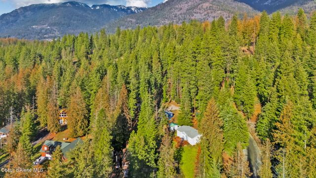 181 Circle DR, Hope, ID 83836