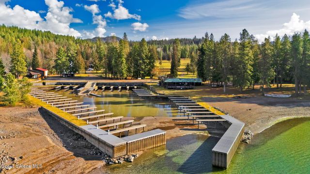 181 Circle DR, Hope, ID 83836