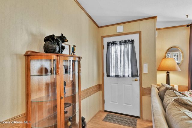181 Circle DR, Hope, ID 83836