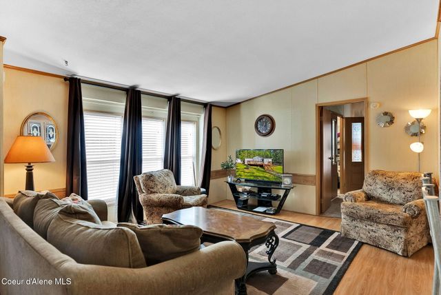 181 Circle DR, Hope, ID 83836