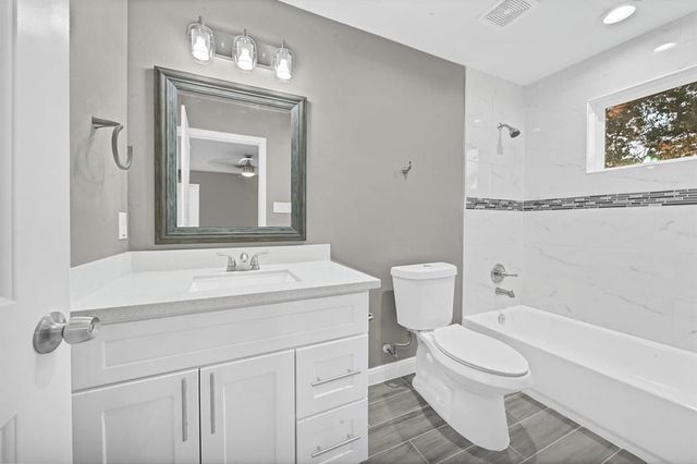 5807 Southmund Street B, Houston, TX 77033