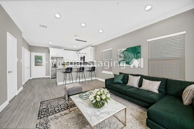 5807 Southmund Street B, Houston, TX 77033