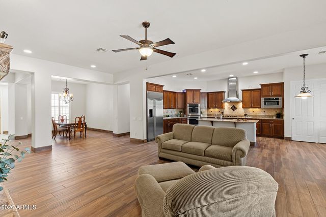 5521 W PARSONS Road, Phoenix, AZ 85083