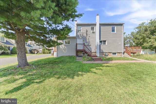 210 SUMMER AVE, Horsham, PA 19044