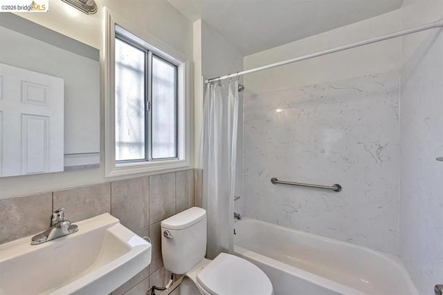 1715 9th Ave Unit C, Oakland, CA 94606