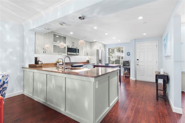 9320 CLUBSIDE CIRCLE 2201, Sarasota, FL 34238