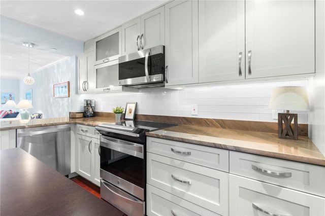 9320 CLUBSIDE CIRCLE 2201, Sarasota, FL 34238