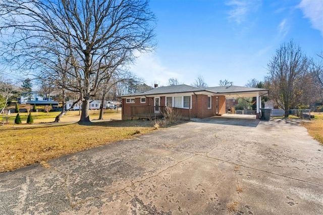 210 Sharon Avenue, Asheboro, NC 27203