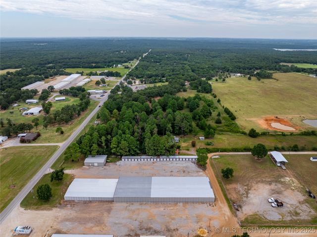 002 Enos Road, Kingston, OK 73439