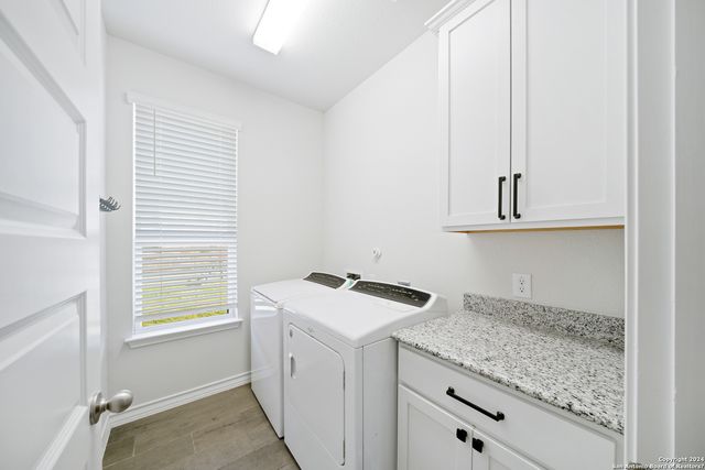 648 AMBER CRK, Cibolo, TX 78108