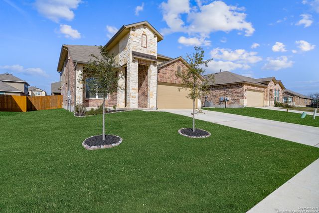 648 AMBER CRK, Cibolo, TX 78108