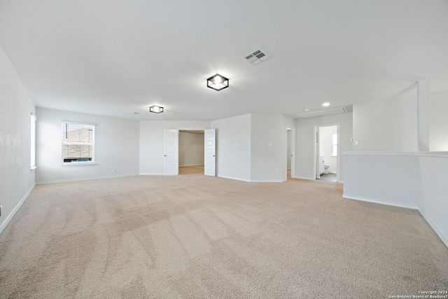 648 AMBER CRK, Cibolo, TX 78108