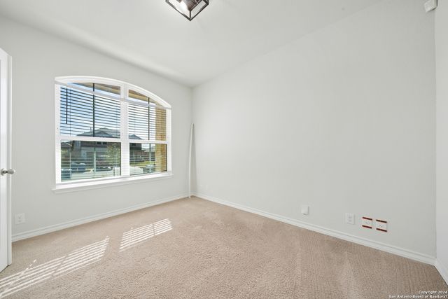 648 AMBER CRK, Cibolo, TX 78108