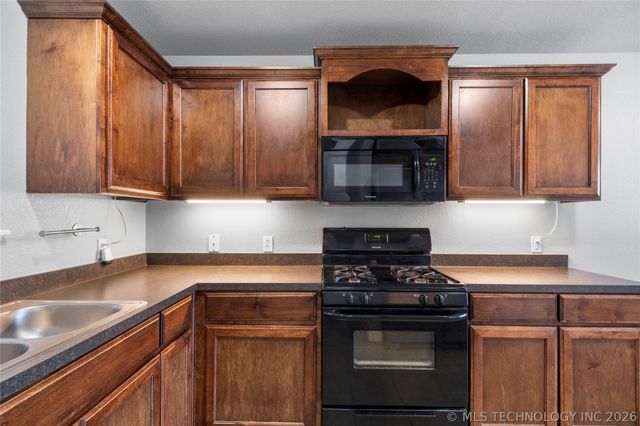 15108 E 108th Place North, Owasso, OK 74055